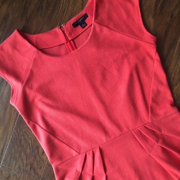 | Banana Republic | Coral Dress - Picture 4 of 6
